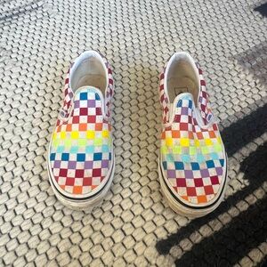 Old-school Spicolli vans in rainbow color. Size 2.5 kids.